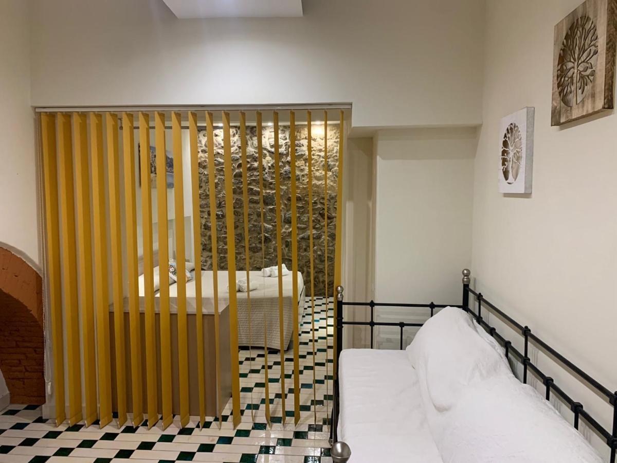 Vitrani'S House Apartments تْشيفالو المظهر الخارجي الصورة